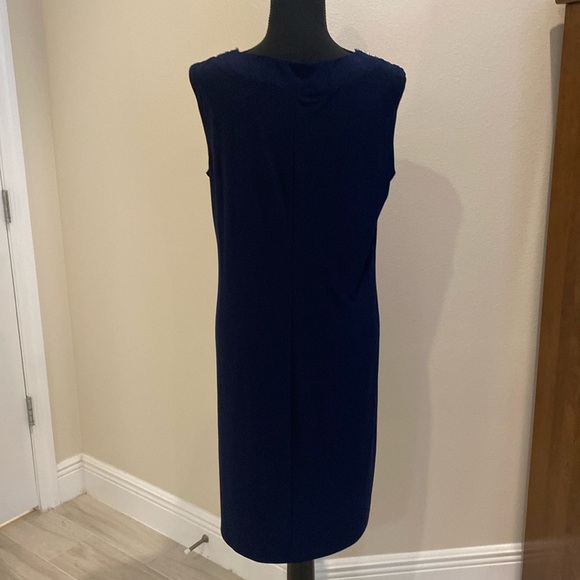Dress barn
Two piece shift dress in navy blue size 10 - Picture 5 of 5
